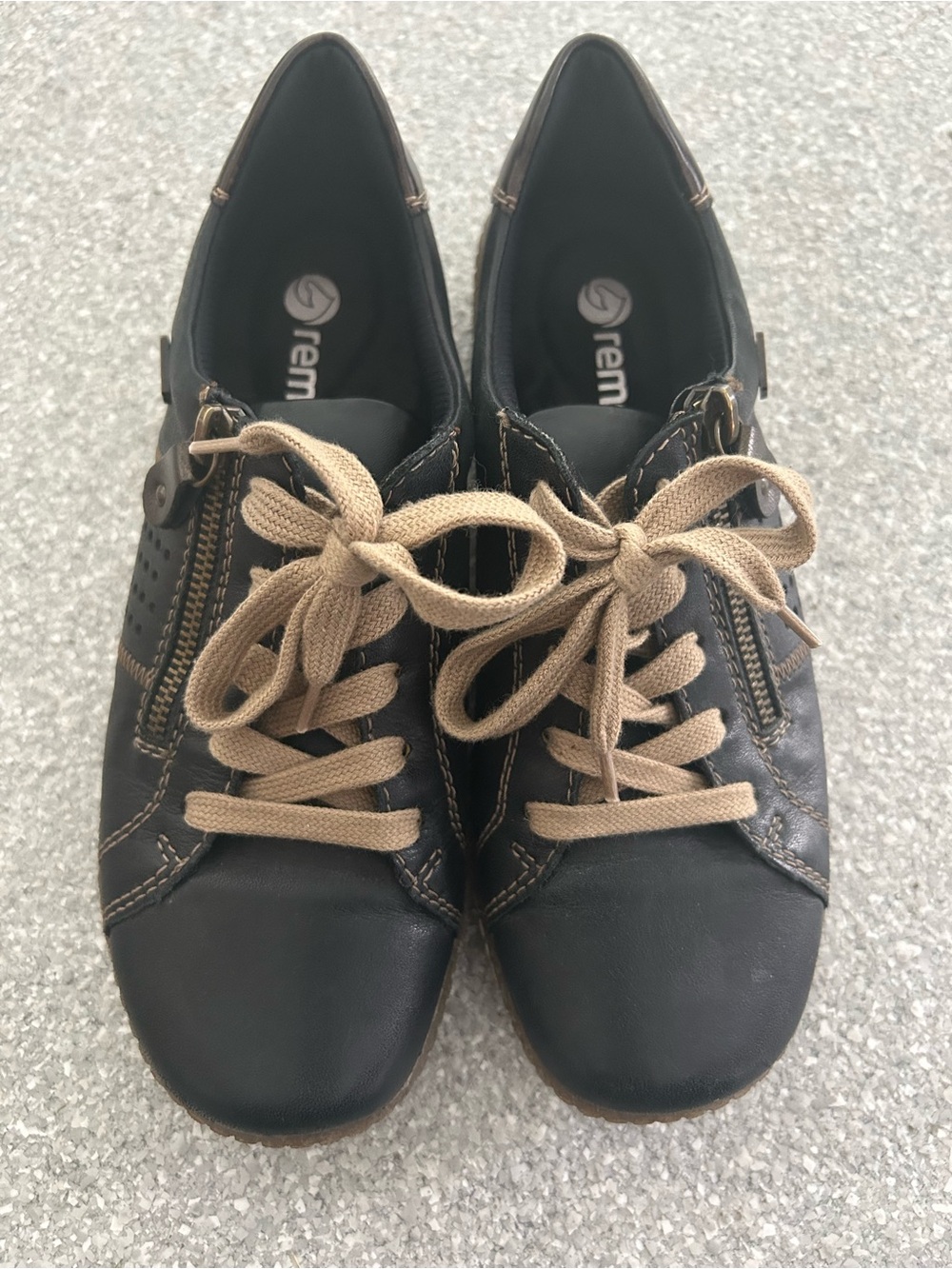 NWOT Remonte Liv Women’s Black Leather Sneakers Size 38 / US 7-7.5